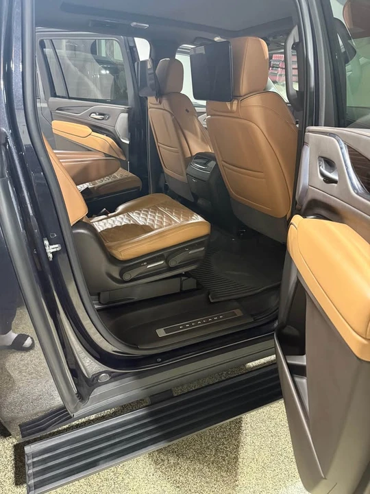 2023 Cadillac Escalade 5th Gen - Image 10 of 11