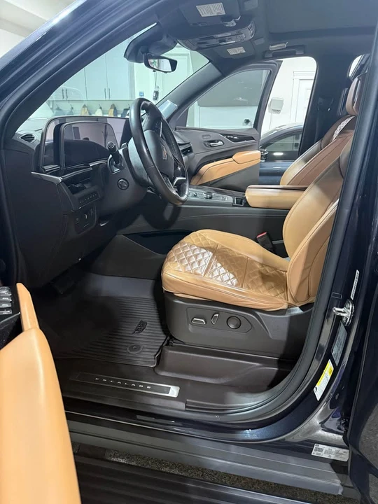 2023 Cadillac Escalade 5th Gen - Image 8 of 11
