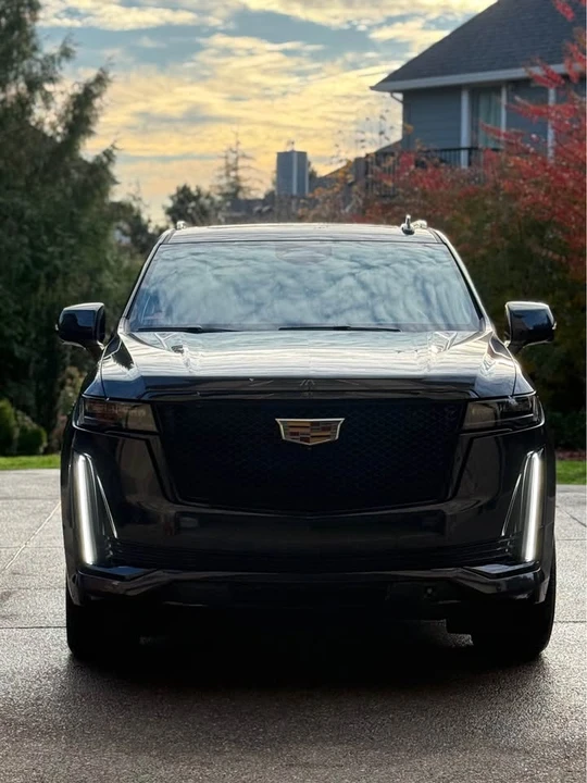 2023 Cadillac Escalade 5th Gen - Image 2 of 11