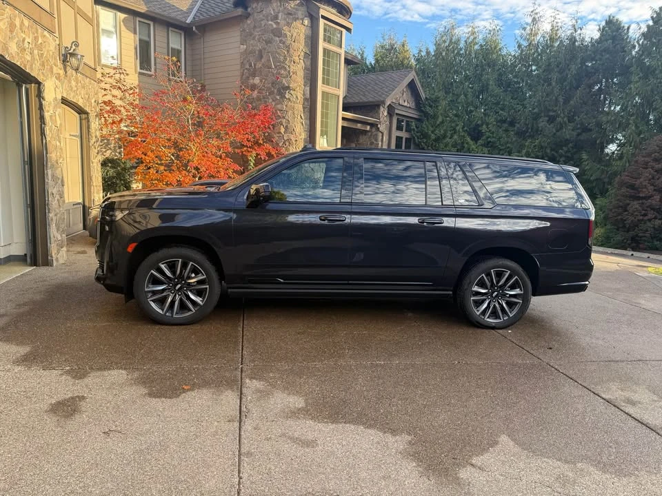 2023 Cadillac Escalade 5th Gen - Image 5 of 11