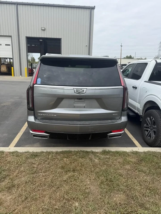 2023 Cadillac Escalade 5th Gen - Image 5 of 6