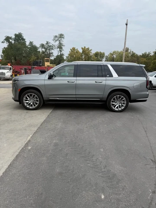 2023 Cadillac Escalade 5th Gen - Image 2 of 6