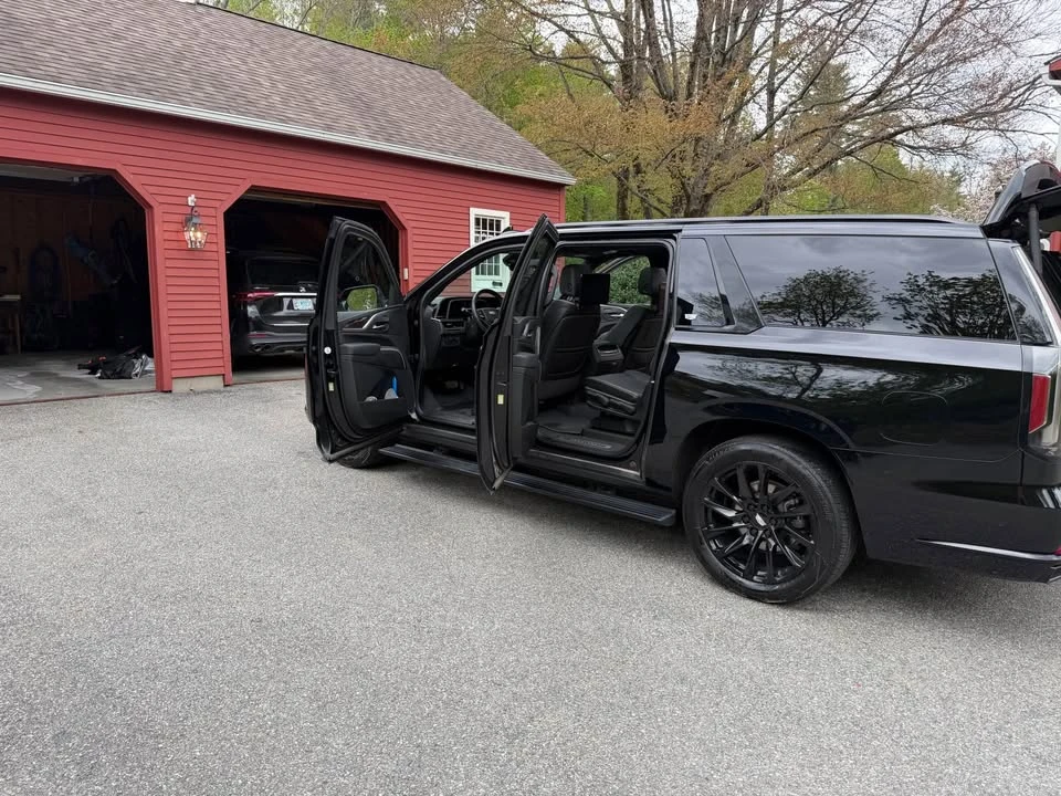 2023 Cadillac Escalade 5th Gen - Image 8 of 11