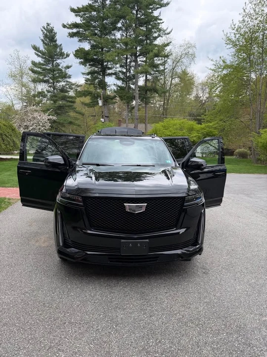 2023 Cadillac Escalade 5th Gen - Image 10 of 11