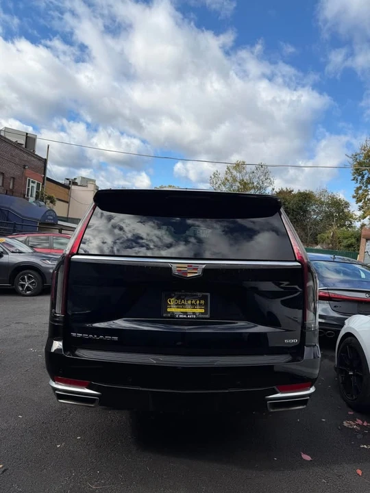 2023 Cadillac Escalade 5th Gen - Image 12 of 15