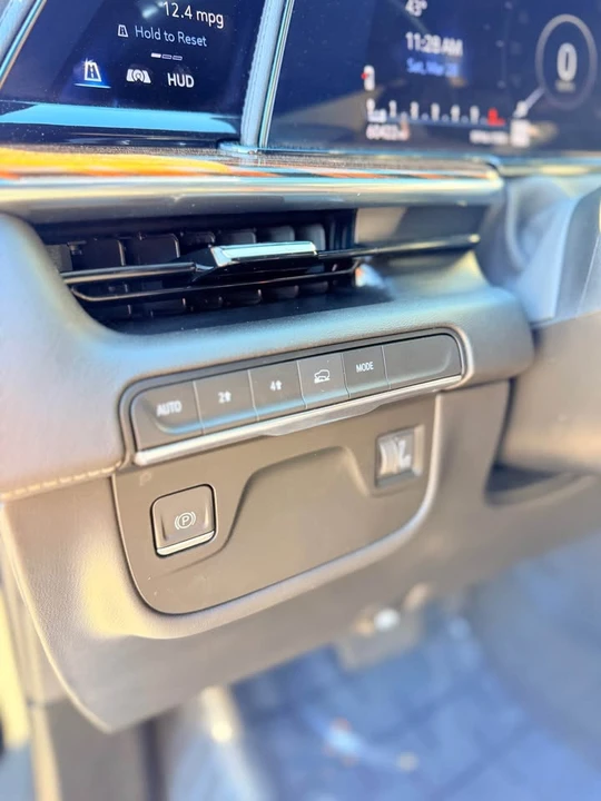 2023 Cadillac Escalade 5th Gen - Image 14 of 20