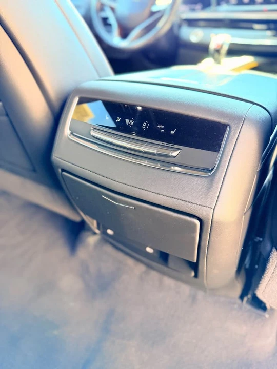 2023 Cadillac Escalade 5th Gen - Image 18 of 20