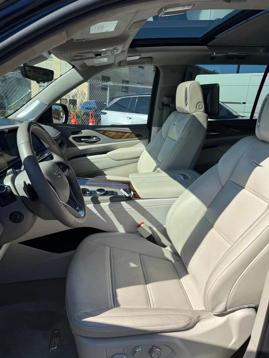 2023 Cadillac Escalade 5th Gen - Image 9 of 19