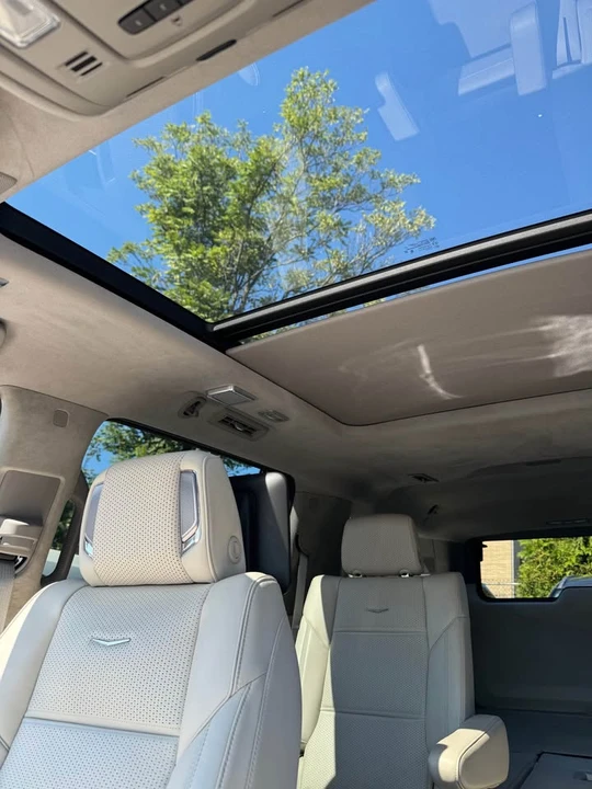 2023 Cadillac Escalade 5th Gen - Image 17 of 19