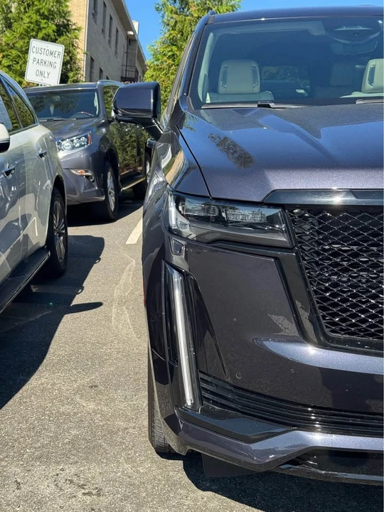 2023 Cadillac Escalade 5th Gen - Image 18 of 19