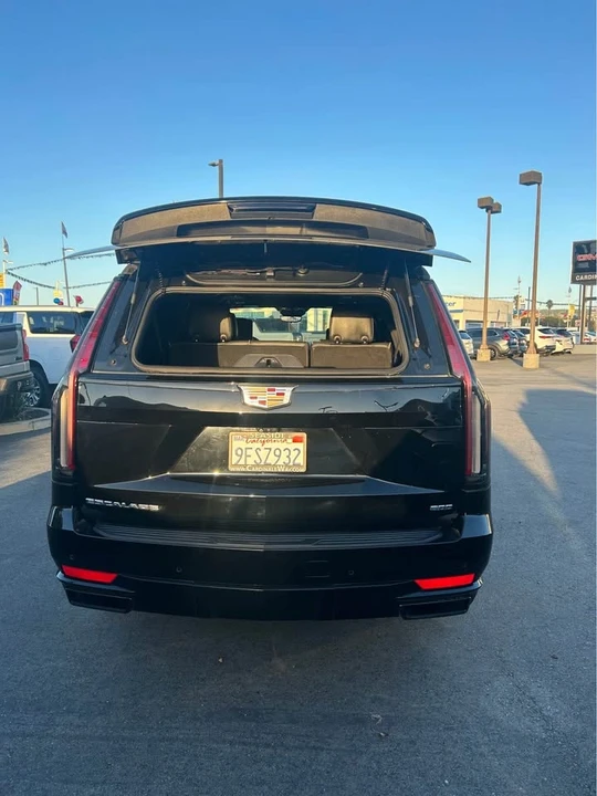 2023 Cadillac Escalade 5th Gen - Image 13 of 16