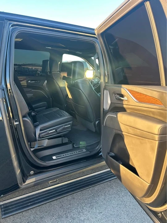 2023 Cadillac Escalade 5th Gen - Image 14 of 16