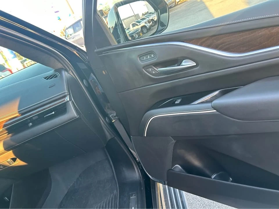 2023 Cadillac Escalade 5th Gen - Image 16 of 16
