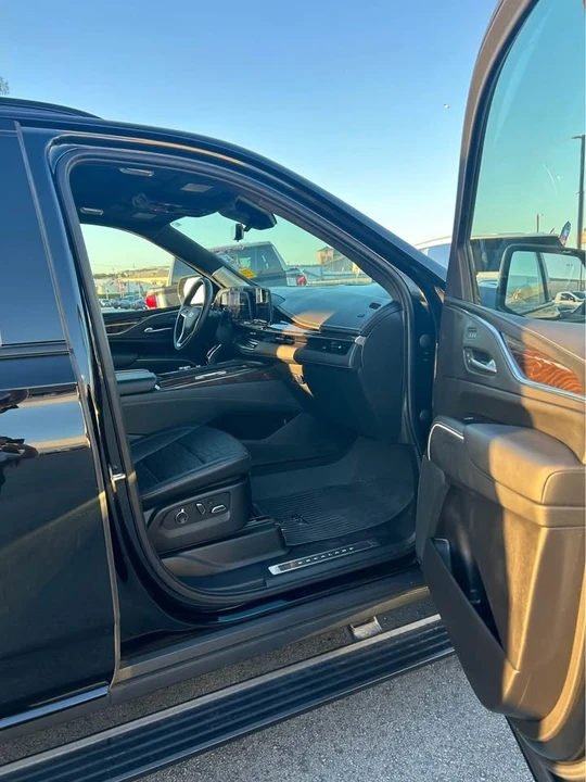 2023 Cadillac Escalade 5th Gen - Image 15 of 16