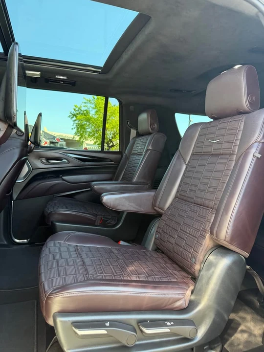 2023 Cadillac Escalade 5th Gen - Image 14 of 19