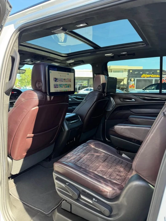 2023 Cadillac Escalade 5th Gen - Image 13 of 19