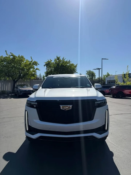 2023 Cadillac Escalade 5th Gen - Image 2 of 19