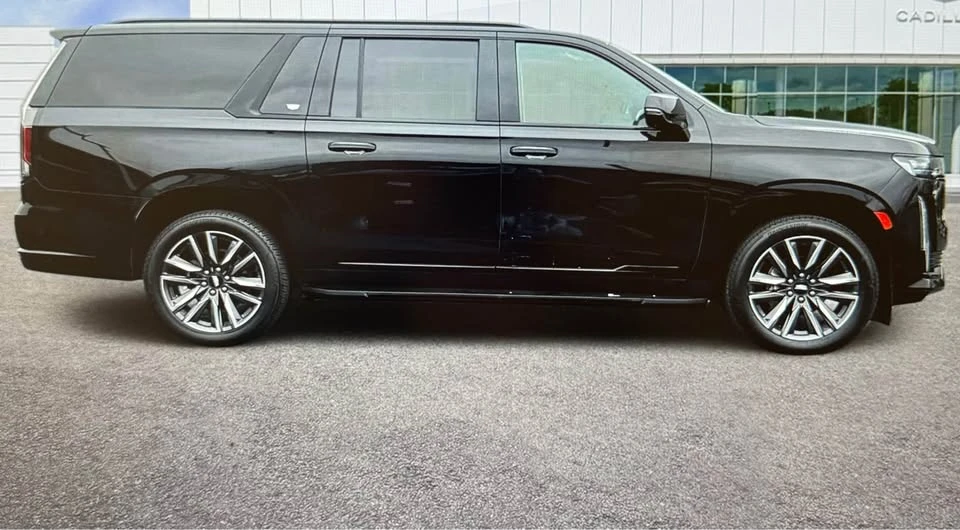 2023 Cadillac Escalade 5th Gen - Image 2 of 10