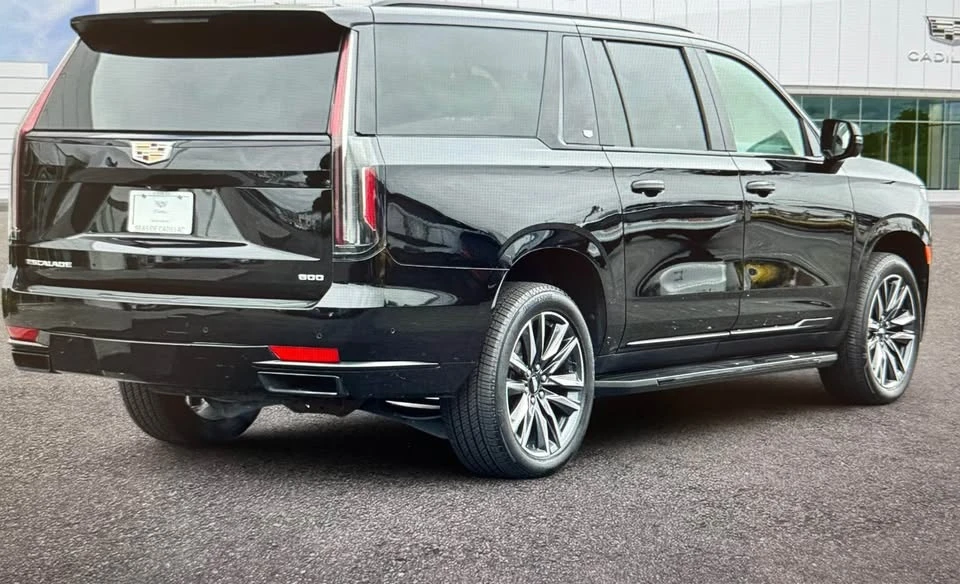 2023 Cadillac Escalade 5th Gen - Image 3 of 10