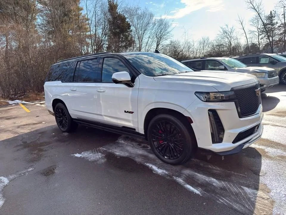 2023 Cadillac Escalade-V 5th Gen - Image 10 of 20