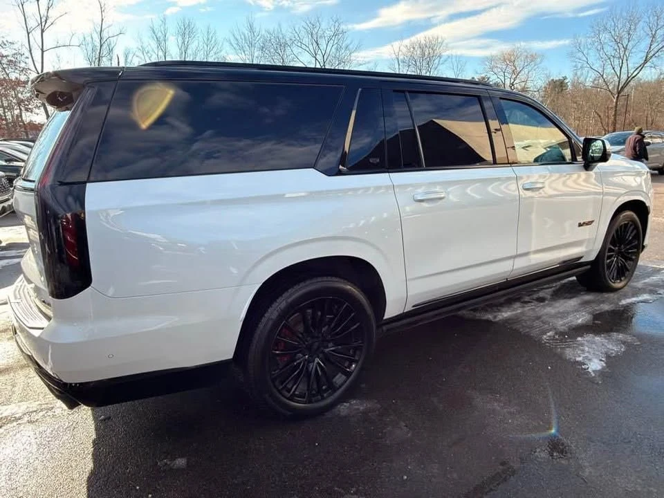 2023 Cadillac Escalade-V 5th Gen - Image 9 of 20
