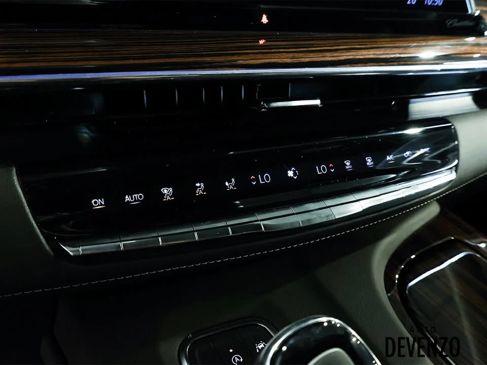 2023 Cadillac Escalade 5th Gen - Image 15 of 17