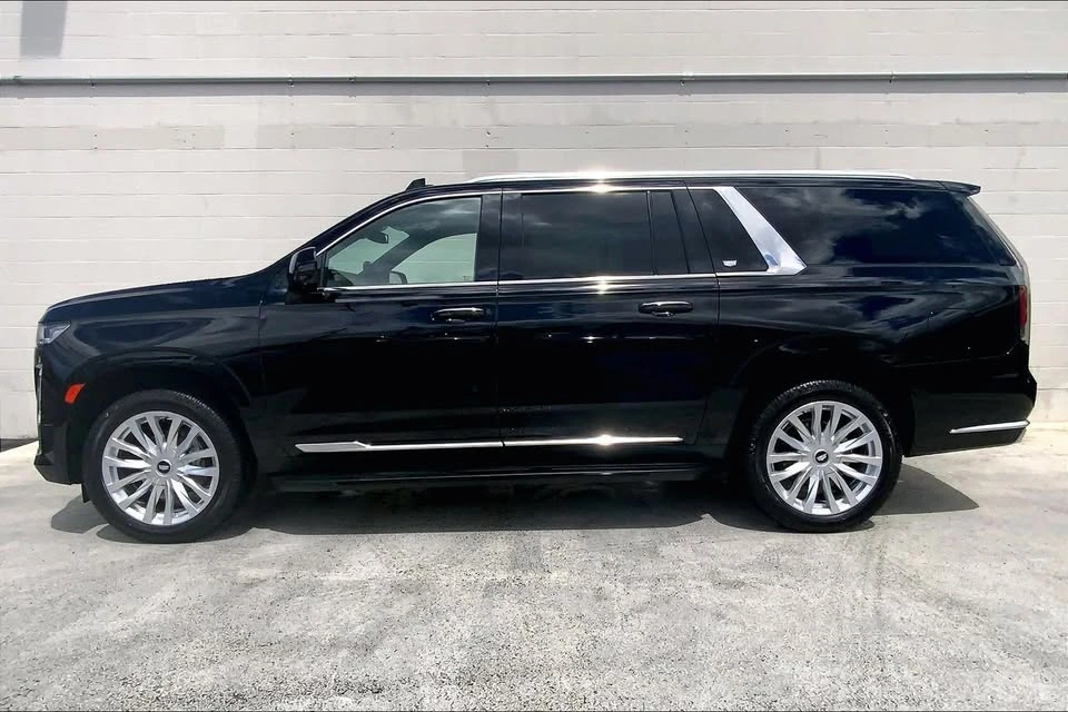 2023 Cadillac Escalade 5th Gen - Image 3 of 9