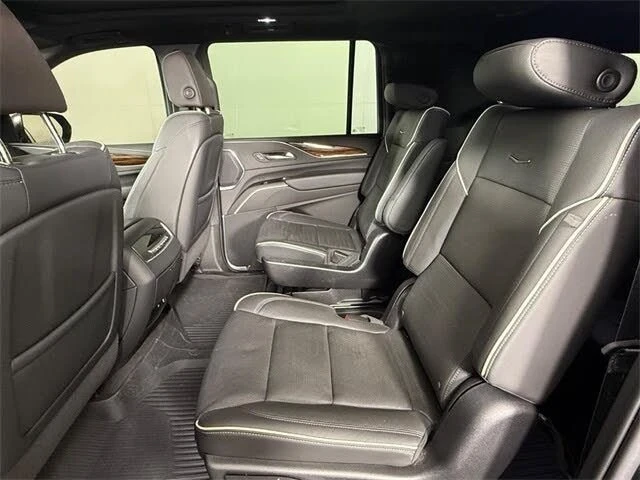 2023 Cadillac Escalade 5th Gen - Image 14 of 19