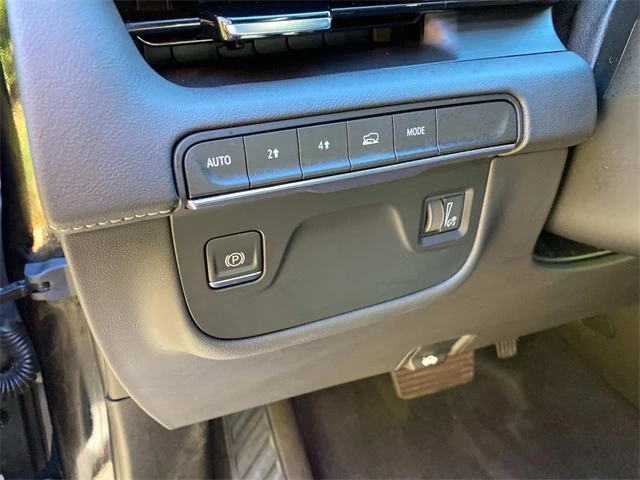 2023 Cadillac Escalade 5th Gen - Image 15 of 18