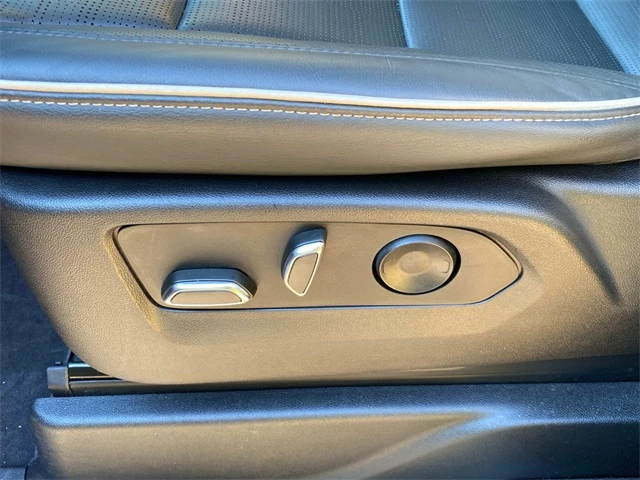 2023 Cadillac Escalade 5th Gen - Image 14 of 18