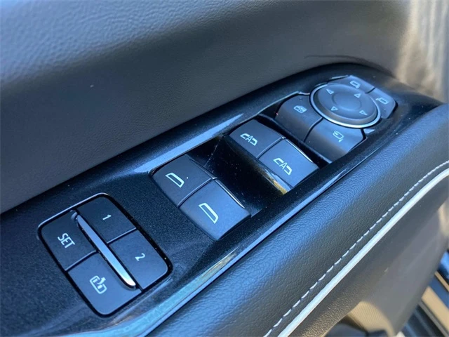 2023 Cadillac Escalade 5th Gen - Image 13 of 18