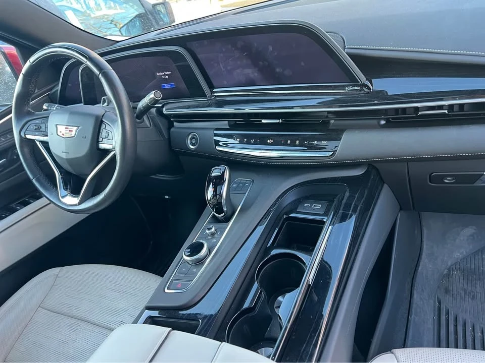 2023 Cadillac Escalade 5th Gen - Image 8 of 17