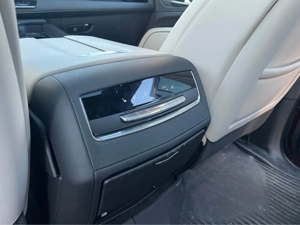 2023 Cadillac Escalade 5th Gen - Image 9 of 17