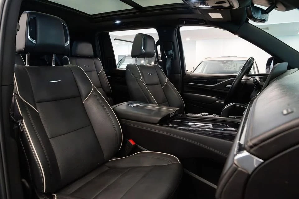 2023 Cadillac Escalade 5th Gen - Image 12 of 13