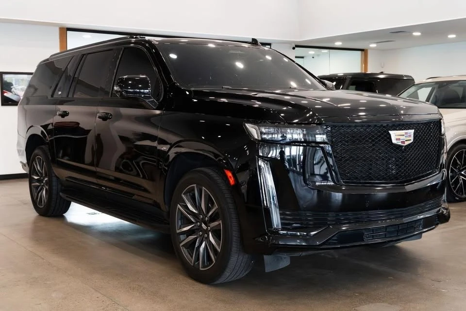 2023 Cadillac Escalade 5th Gen - Image 3 of 13