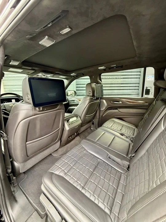 2023 Cadillac Escalade 5th Gen - Image 8 of 9