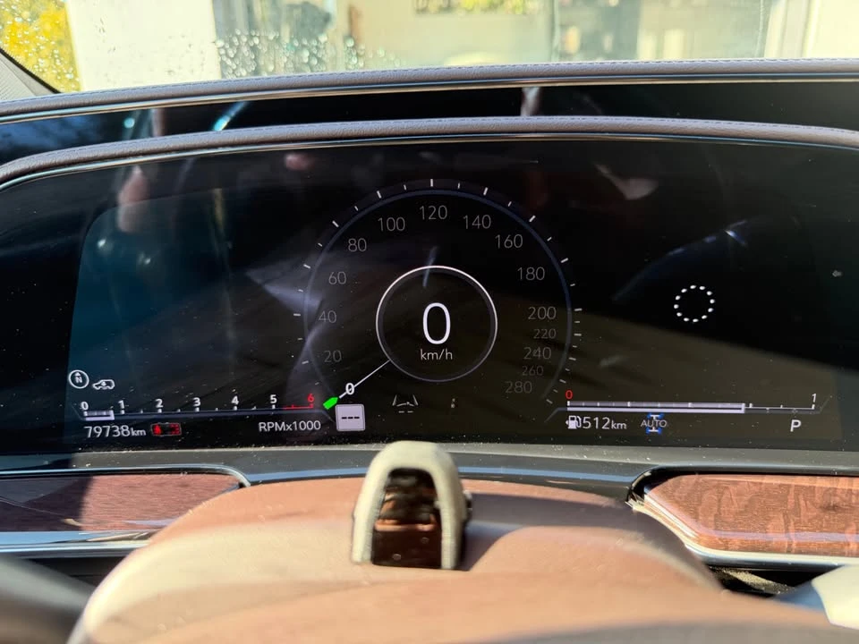 2023 Cadillac Escalade 5th Gen - Image 11 of 12