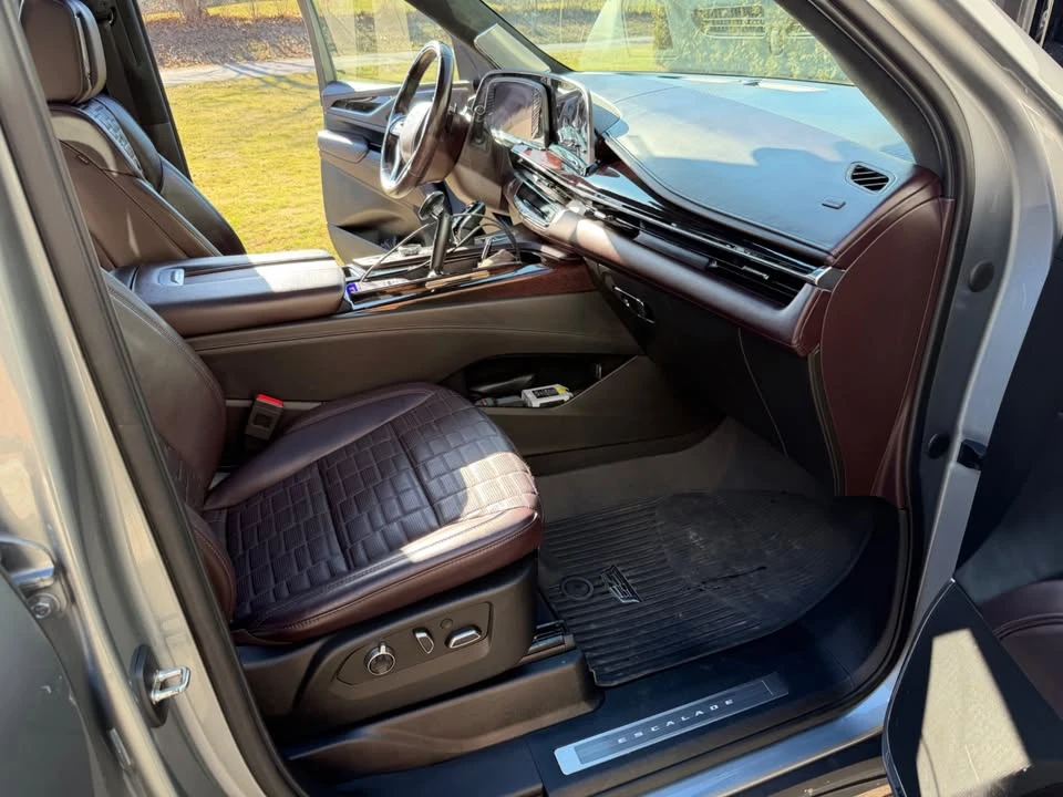 2023 Cadillac Escalade 5th Gen - Image 3 of 12