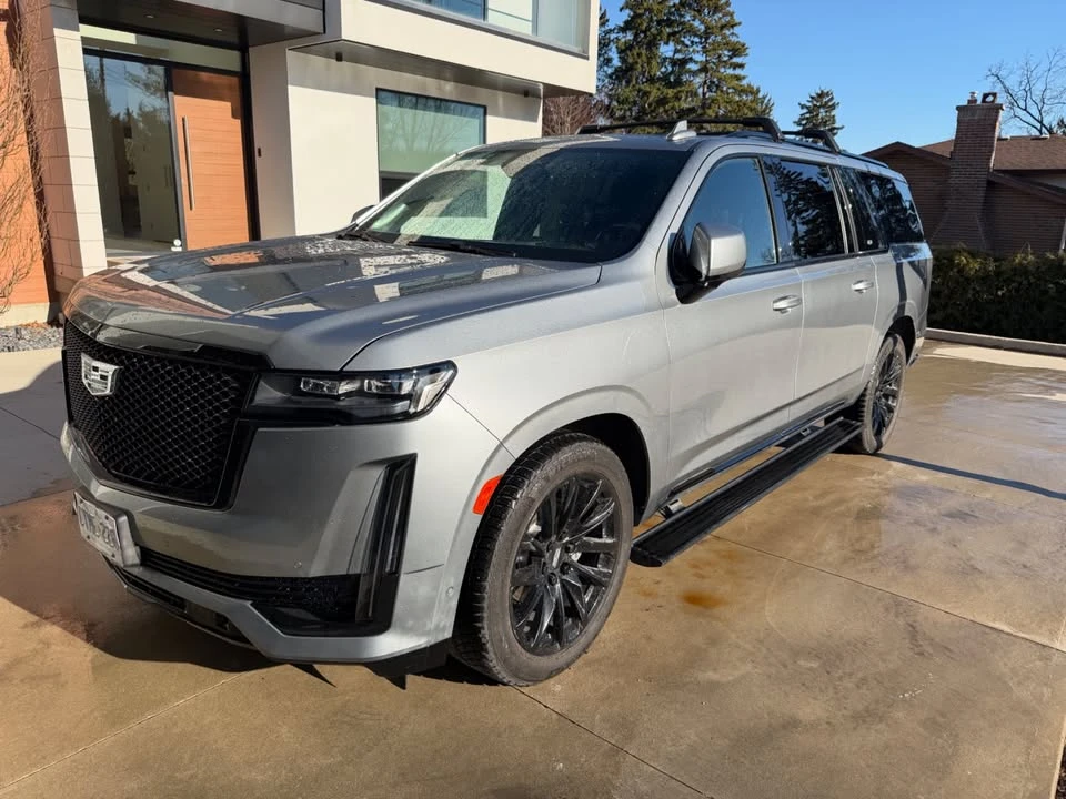2023 Cadillac Escalade 5th Gen - Image 10 of 12