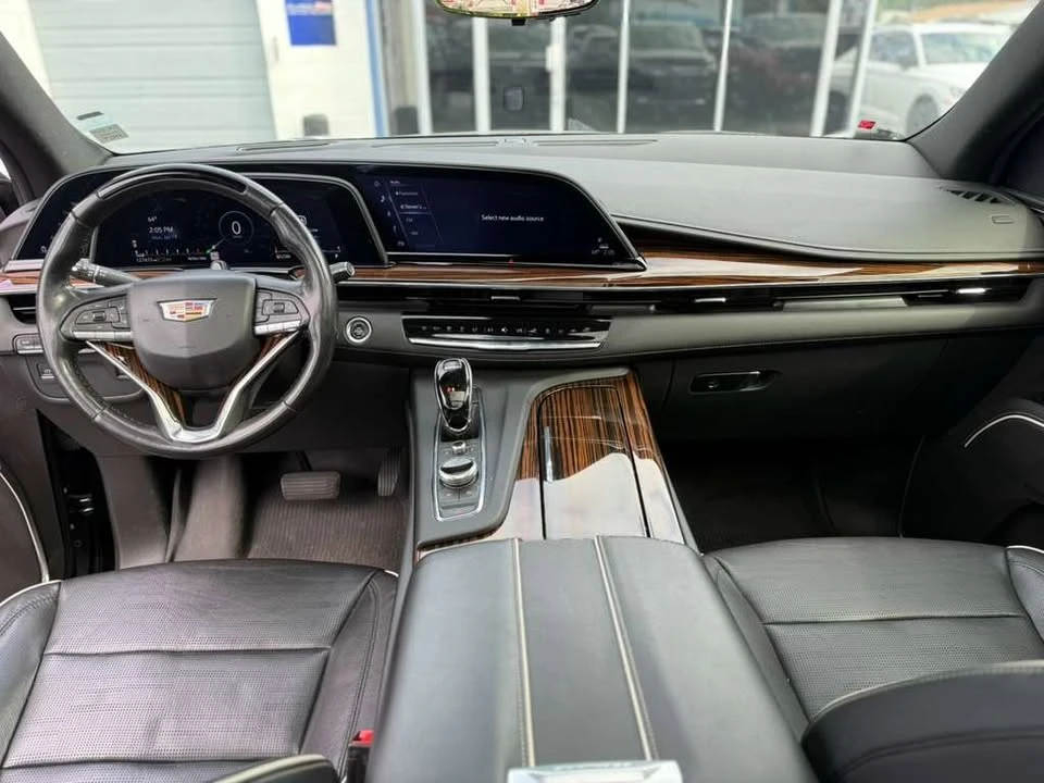 2023 Cadillac Escalade 5th Gen - Image 13 of 18