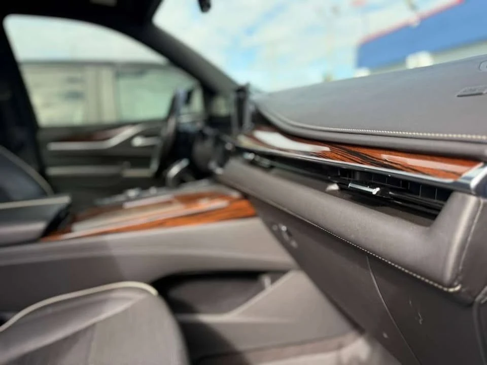 2023 Cadillac Escalade 5th Gen - Image 17 of 18