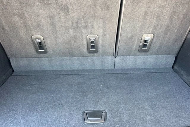 2023 Cadillac Escalade 5th Gen - Image 16 of 18