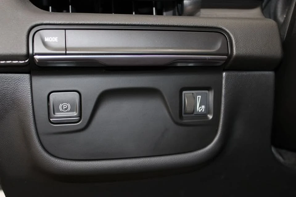 2023 Cadillac Escalade 5th Gen - Image 12 of 13