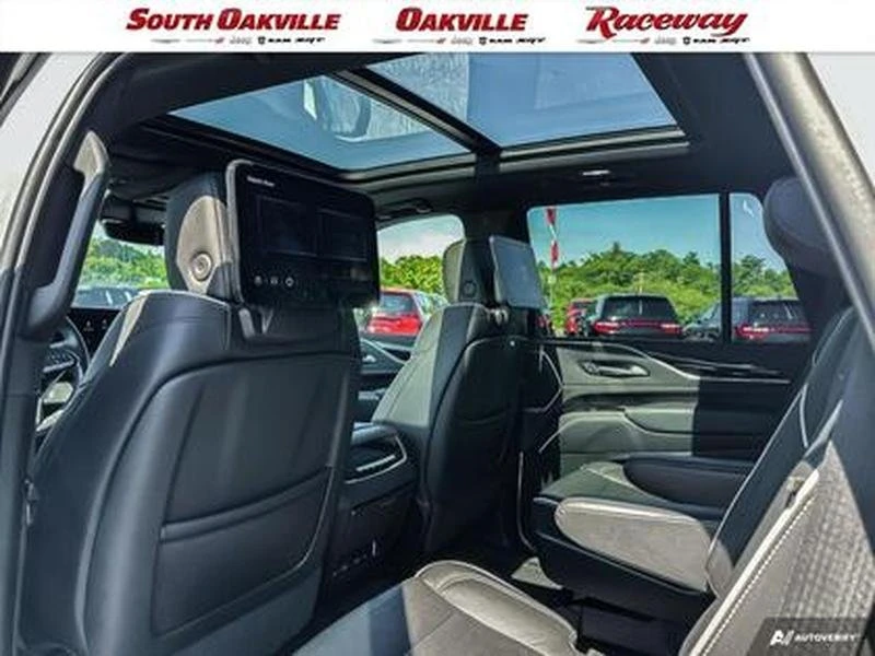 2023 Cadillac Escalade 5th Gen - Image 15 of 17