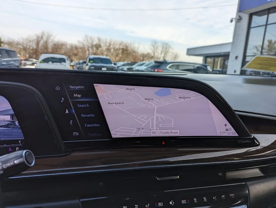 2023 Cadillac Escalade 5th Gen - Image 15 of 21