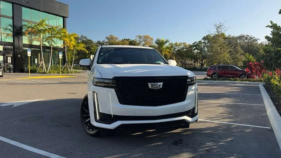 2023 Cadillac Escalade 5th Gen - Image 3 of 15