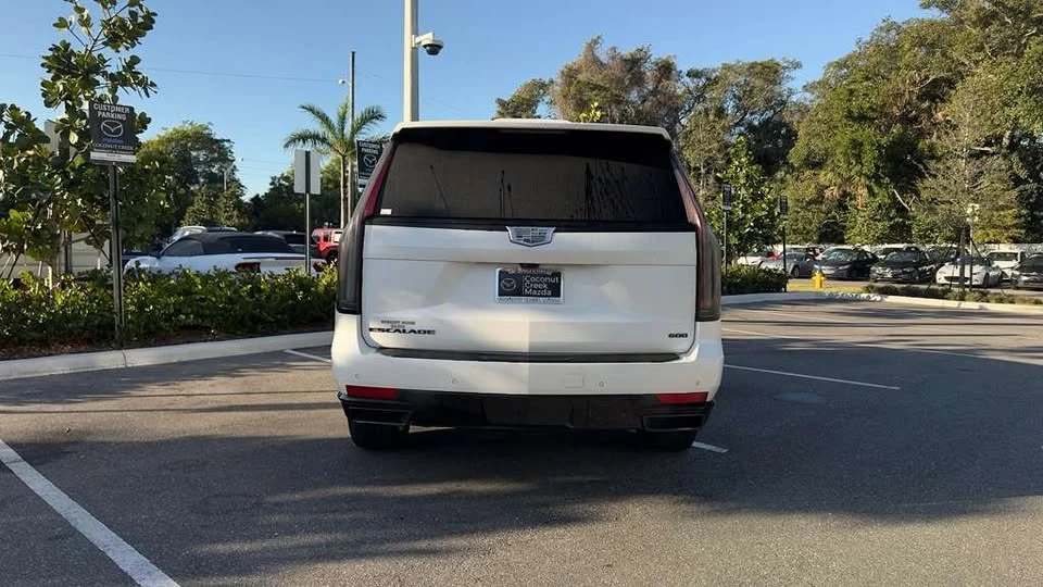2023 Cadillac Escalade 5th Gen - Image 8 of 15