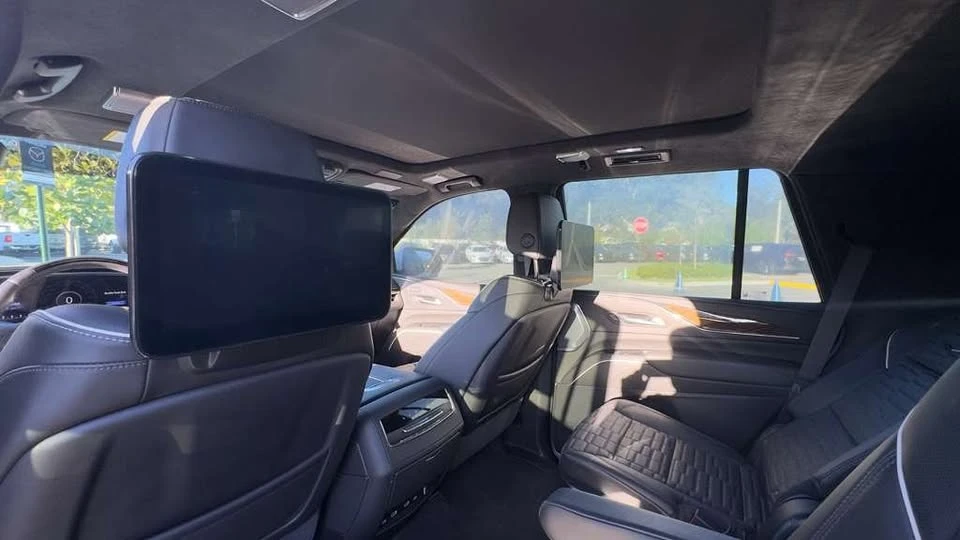 2023 Cadillac Escalade 5th Gen - Image 14 of 15