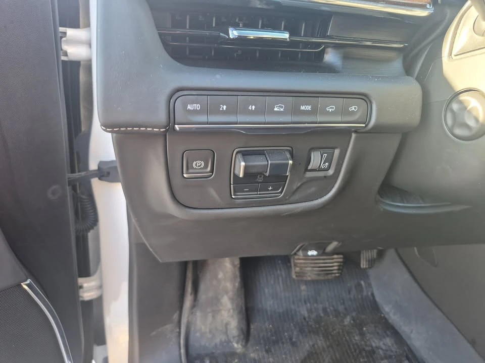 2023 Cadillac Escalade 5th Gen - Image 8 of 11