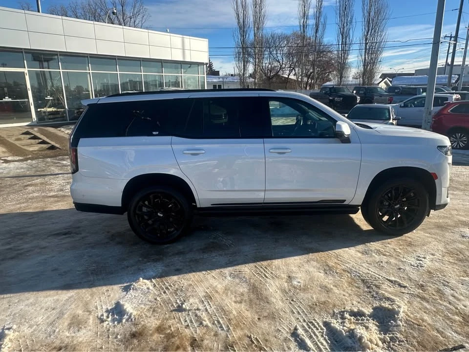 2023 Cadillac Escalade 5th Gen - Image 4 of 10